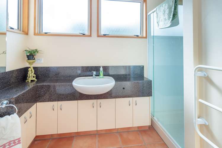 572 Portobello Road Company Bay_17