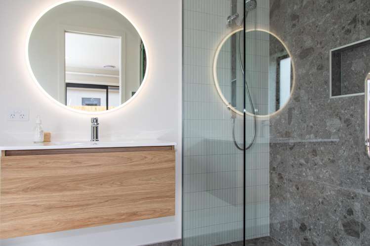 3 Pinn Street Lake Hawea_13