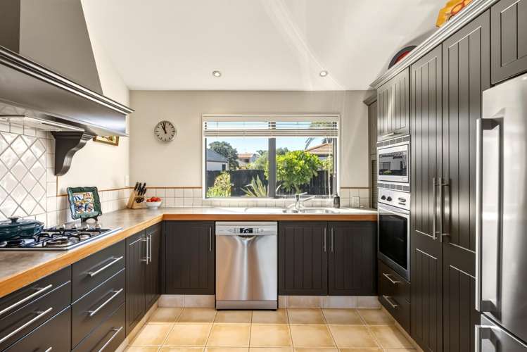 35 Mauritius Key Papamoa_2