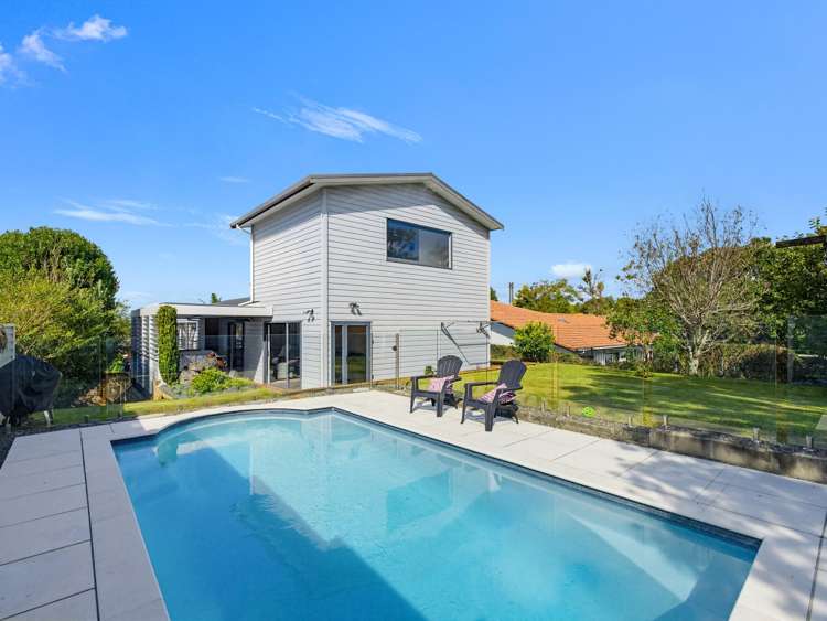 57 John Dee Crescent Red Beach_1