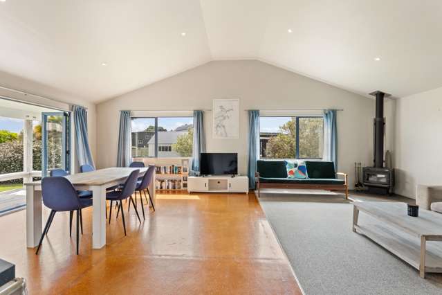 15 The Crows Nest Cooks Beach_3