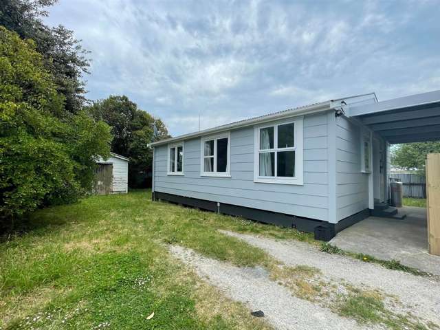 3 Bedroom Home with a large private back yard