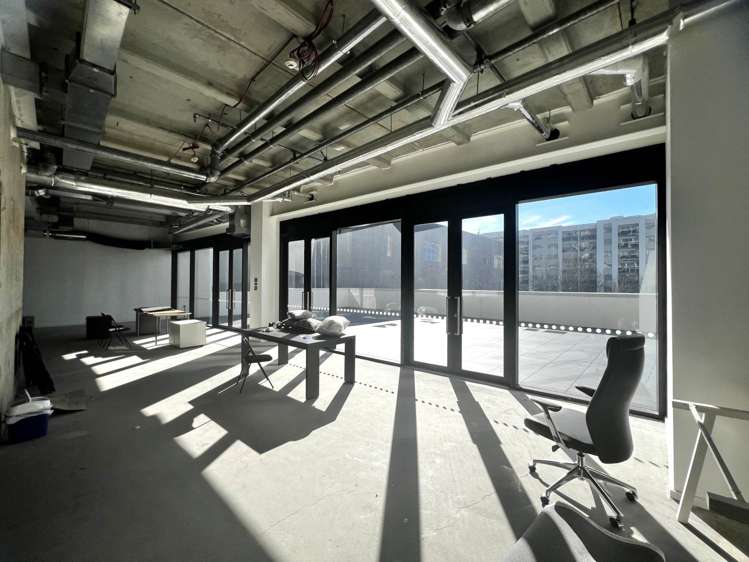 Unit 101/70 Anzac Avenue City Centre_11