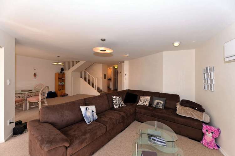 7 Honey Tye Way Stoke_1