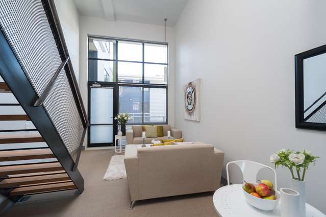 57/29 Webb Street Mount Cook_1