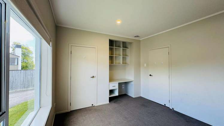 32 Isobel Road Greenhithe_8