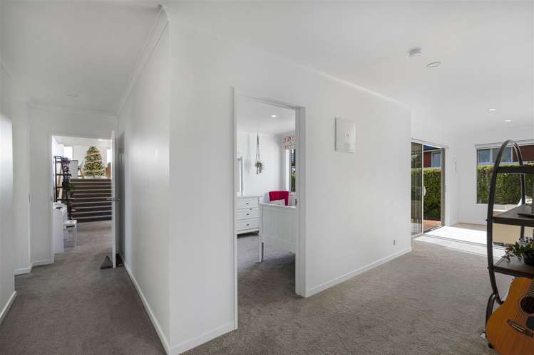 126 Huntsbury Avenue Huntsbury_11