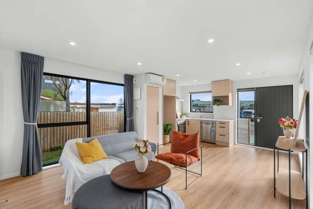 Modern Comfort in Convenient City-Fringe Location