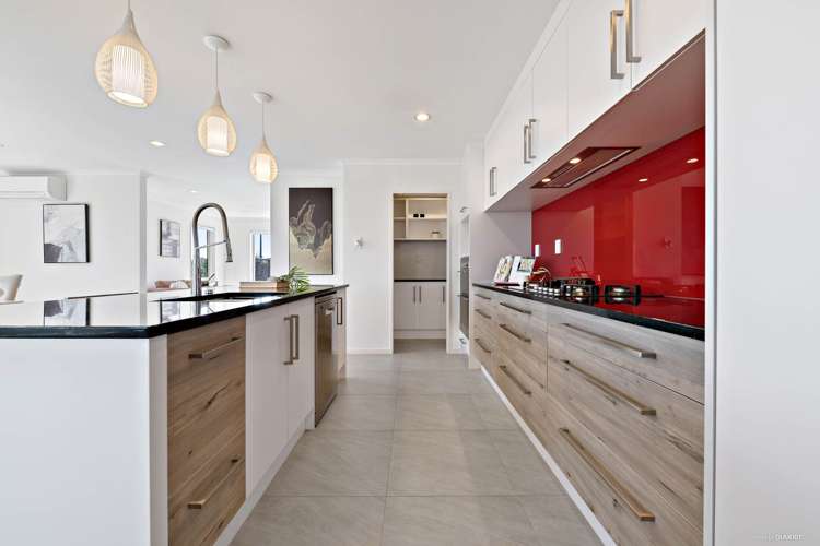 10 Iwinuku Crescent Wattle Downs_6