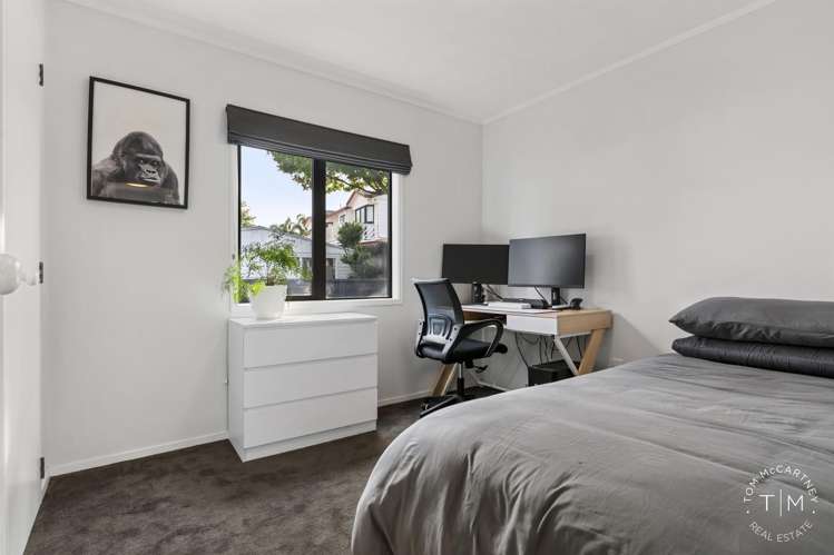 1/150 Bradbury Road Botany Downs_11