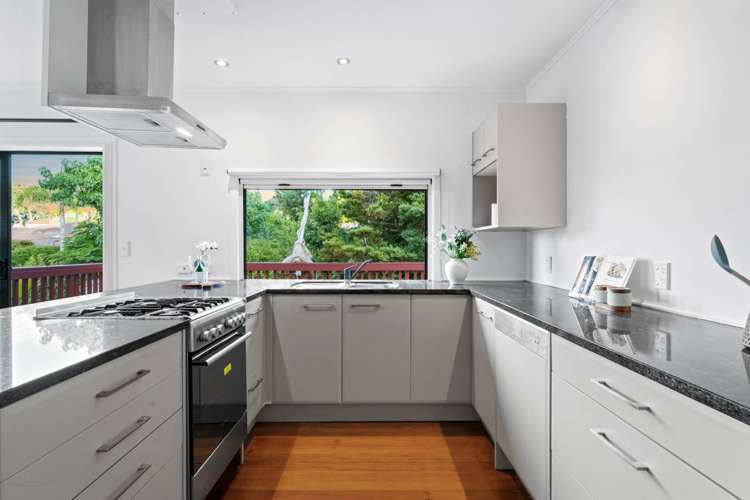 1/10 Rossmore Terrace Murrays Bay_10