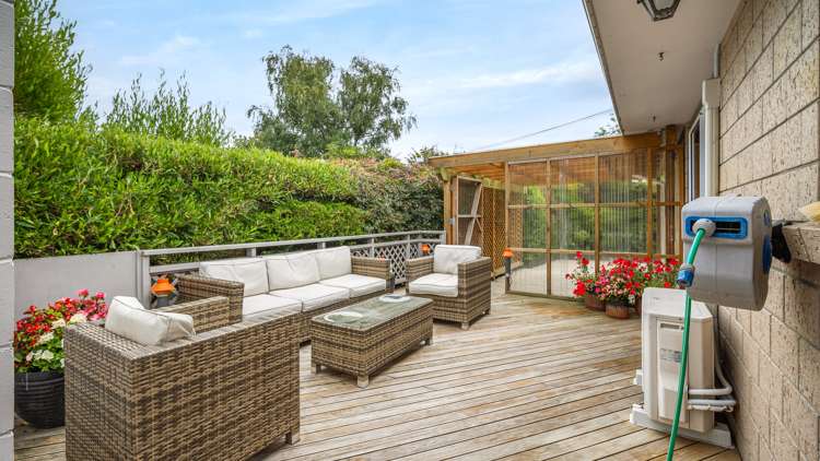 2/8 Charlene Place Hillsborough_10