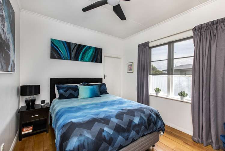 2 Riverbend Road Onekawa_9