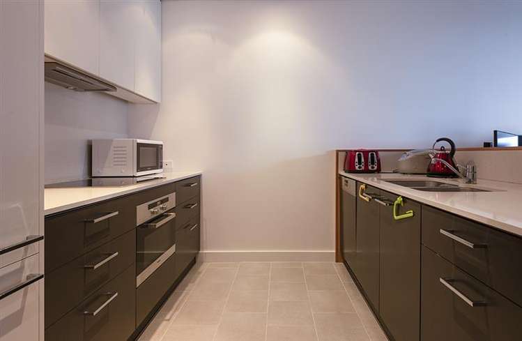 1509/26 Albert Street (inc power, water, internet) 10015_2