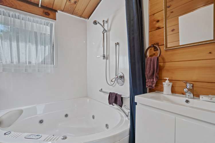 185 Miromiro Road Normandale_12