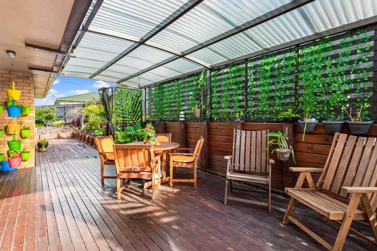 53 Chesterfield Way Orewa_3