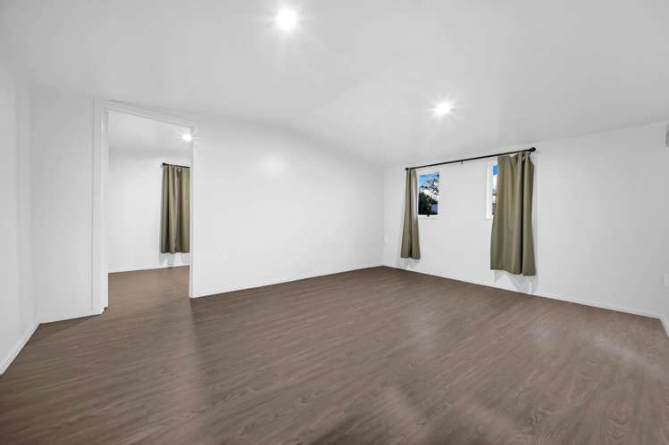 24 Laxon Avenue Otara_23