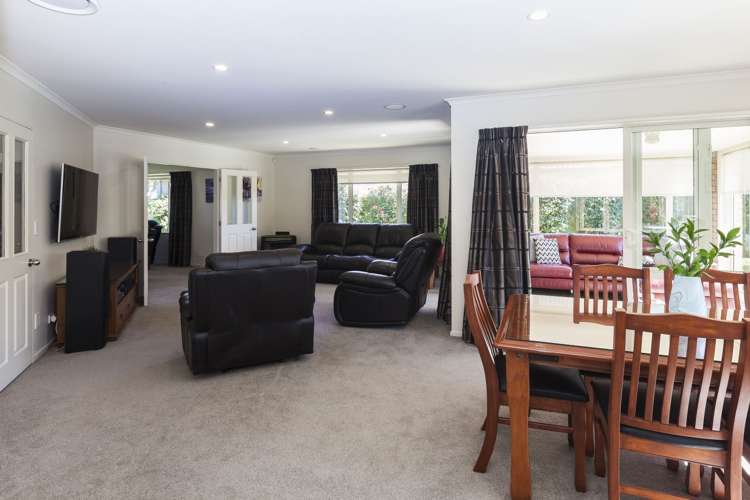 32 Woodhurst Drive Casebrook_13