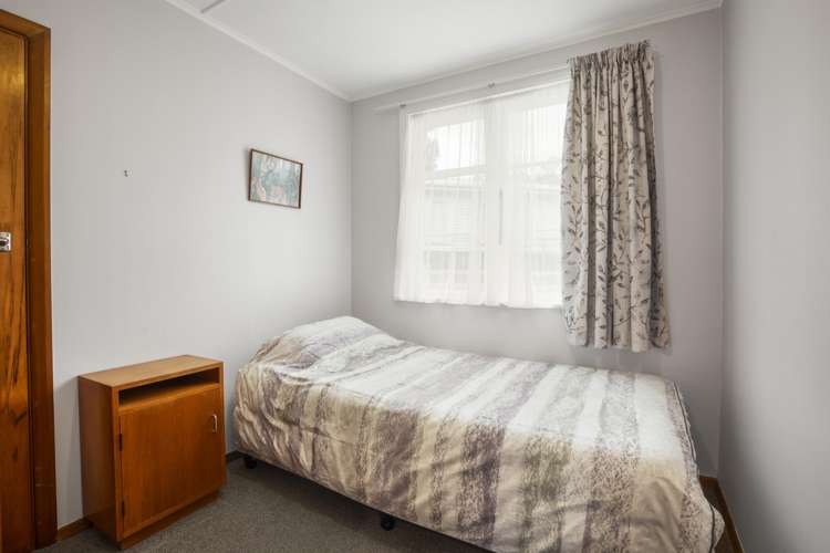 73 Hampshire Street Cannons Creek_12