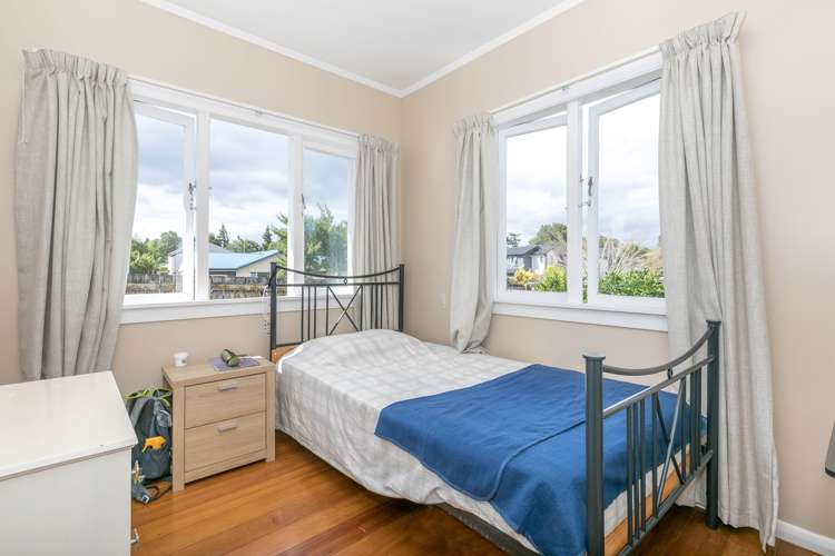 67 Lake Crescent Hamilton Lake_7