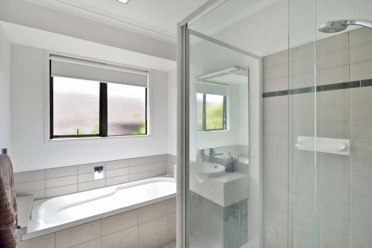 99 Alec Craig Way Gulf Harbour_16