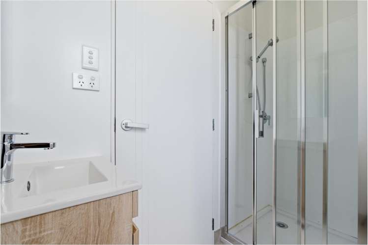 8/233 Great North Road Henderson_17