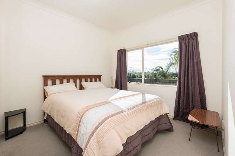 6 Greenstone Way Hairini_10