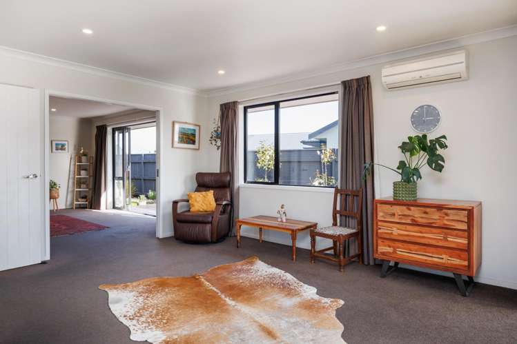 35 Chestnut Close Kelvin Grove_13