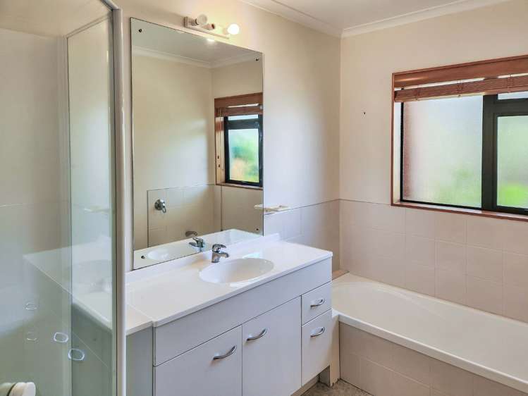 115 Waiwhetu Road Waterloo_13