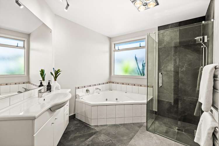4 Tasman Drive Poraiti_14