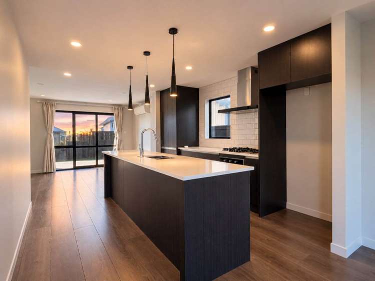 6 Alexander French Close Millwater_1