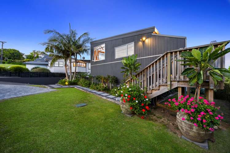 32 Colmar Road Mellons Bay_36