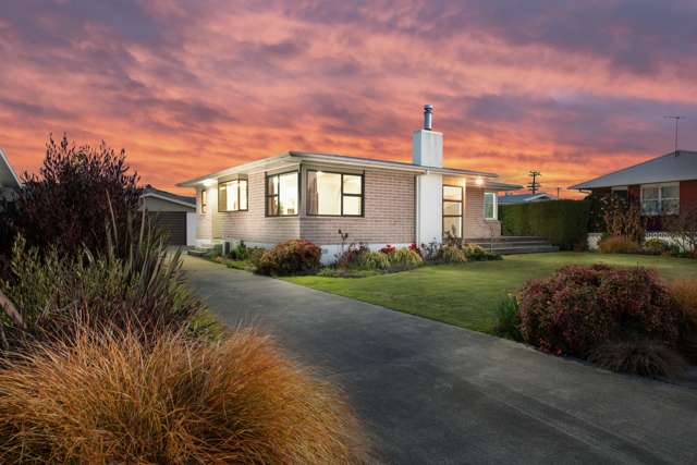 4 Newbourne Crescent Redwoodtown_1