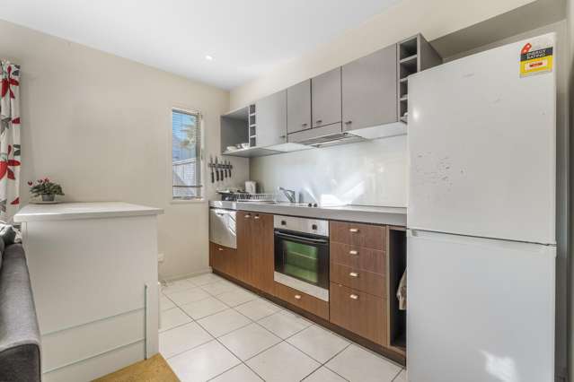 73A/21 Hunters Park Drive Three Kings_2