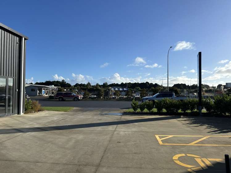 Unit 3, 1 Parakau Road Waiwhakaiho_14