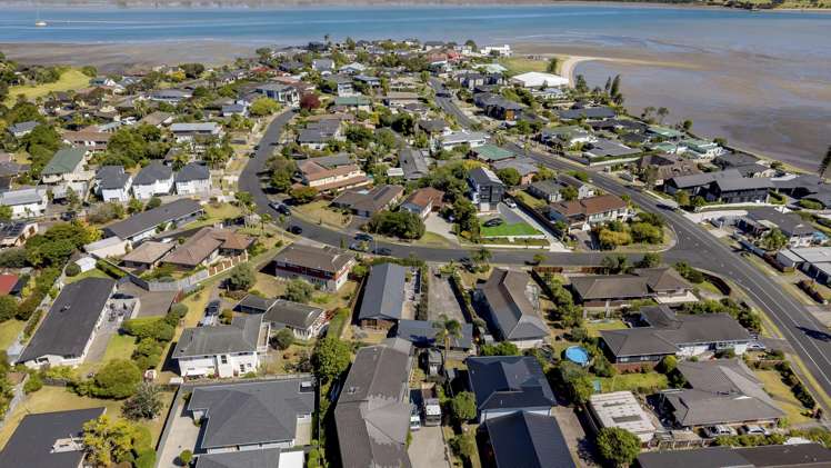 6 Fielding Crescent Farm Cove_33