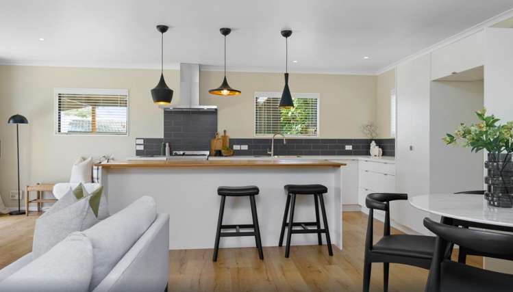 124 Tennyson Street 11373_3