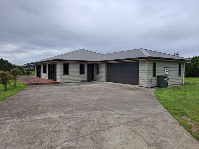 Spacious Rural Retreat - Perfect for Family Living
