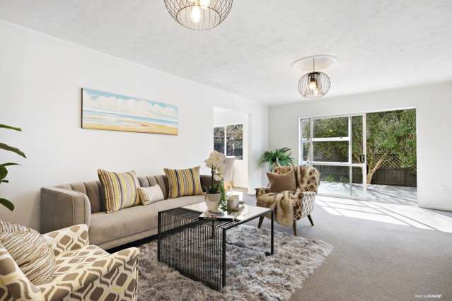 2/104 Manhattan Heights Glendene_2