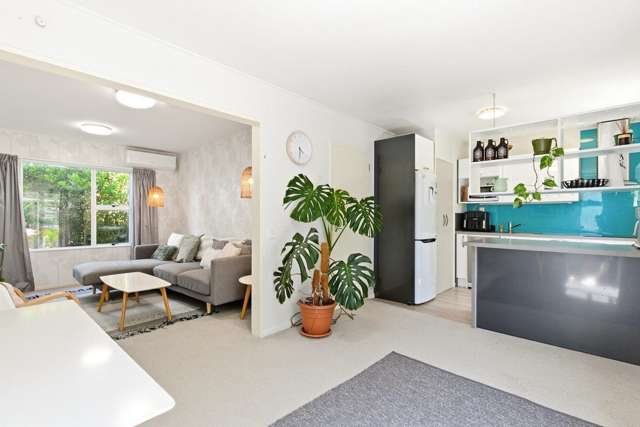 8/35 Ganges Road Khandallah_2