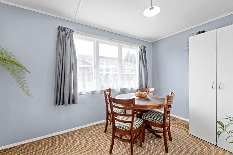 5 Gill Crescent Redwoodtown_5