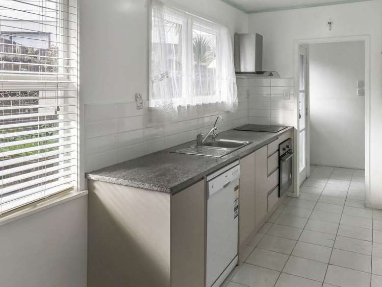 1/8a Alma Street Te Atatu South_2