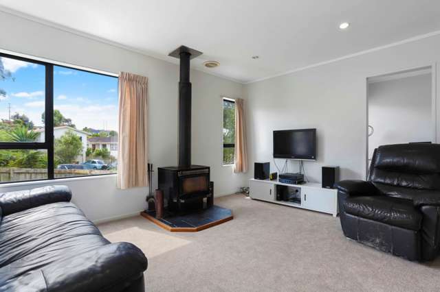 6 Thalia Place Totara Vale_3