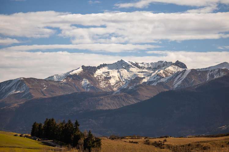 5 Falconer Rise Jacks Point_11