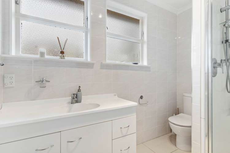 123 Vodanovich Road Te Atatu South_14