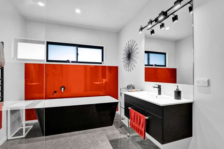 4 Cessna Lane Glen Avon_20