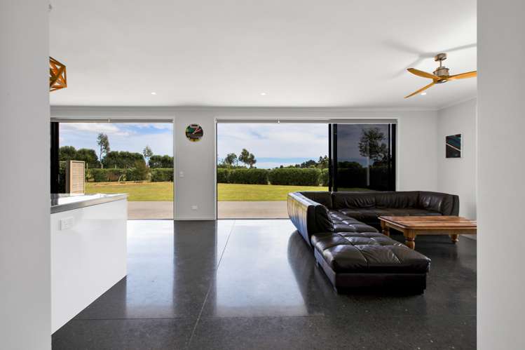 135 Sealy Road Omata_6