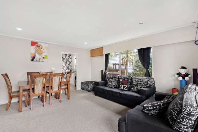 69 Clayburn Road Glen Eden_4