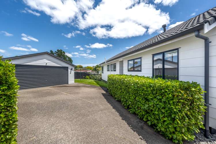 51 Kurnell Drive Botany Downs_16