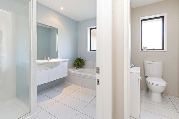 2 Carlyle Lane Rolleston_16